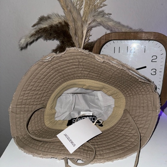 New bucket hat - Picture 3 of 4